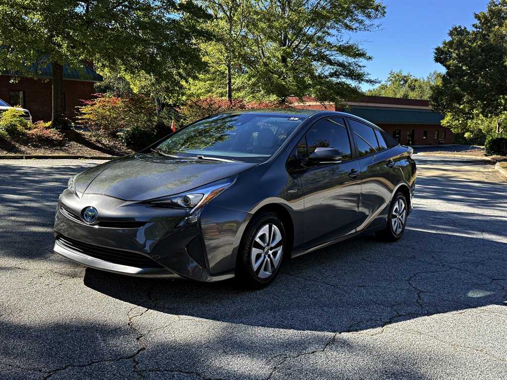 2018 Toyota Prius - $15,995