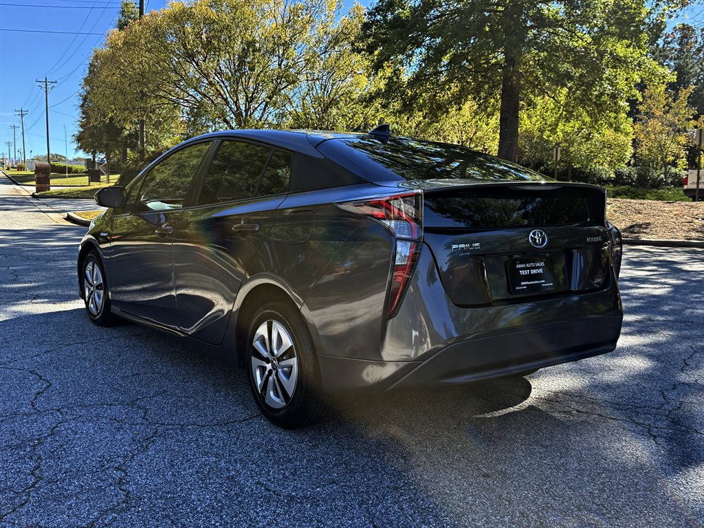 2018 Toyota Prius - $15,995