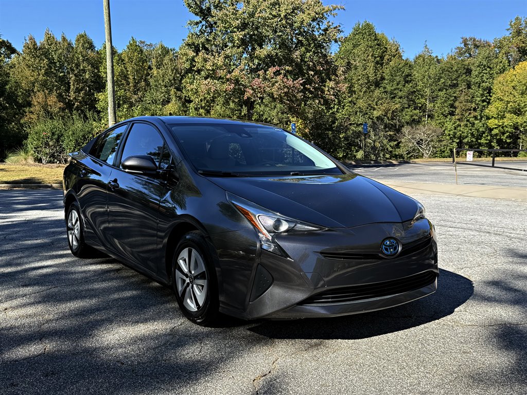 2018 Toyota Prius - $15,995