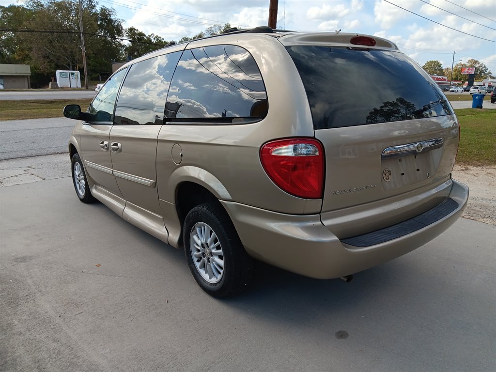 2004 Chrysler Town & Country - $4,995