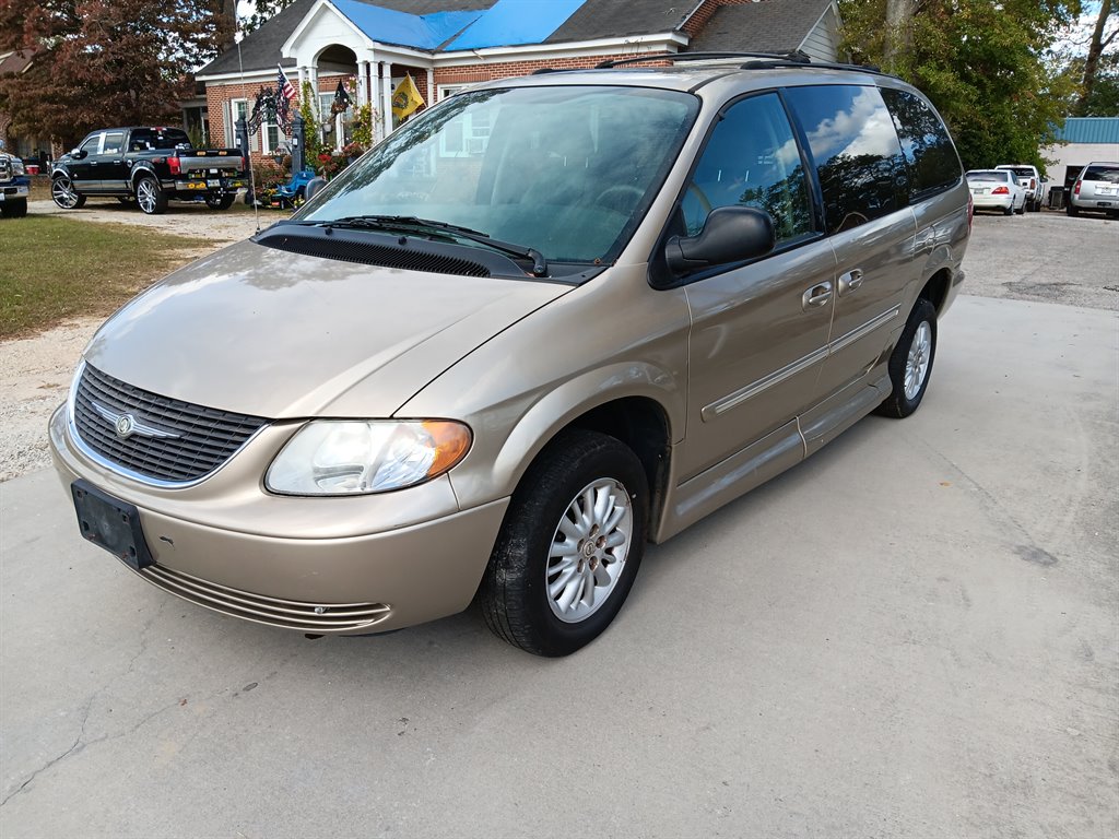 2004 Chrysler Town & Country - $4,995