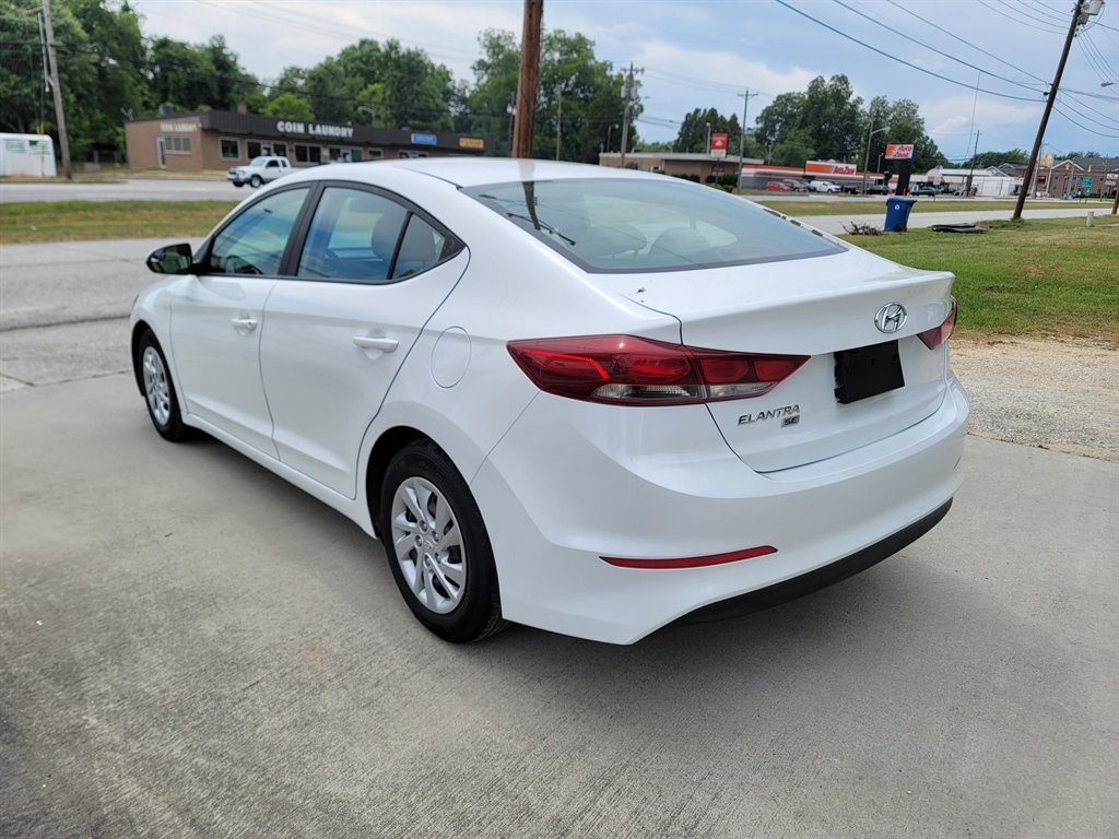 2018 Hyundai Elantra SE photo