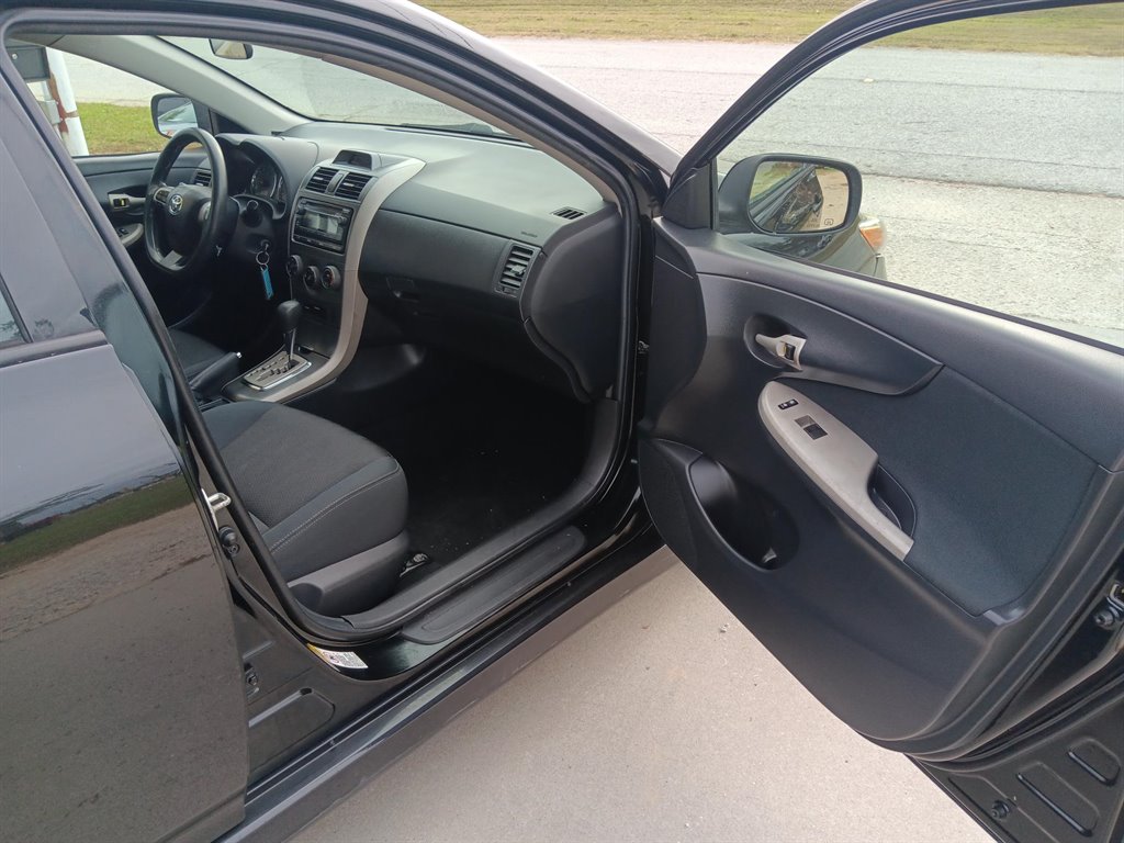 2012 Toyota Corolla L photo