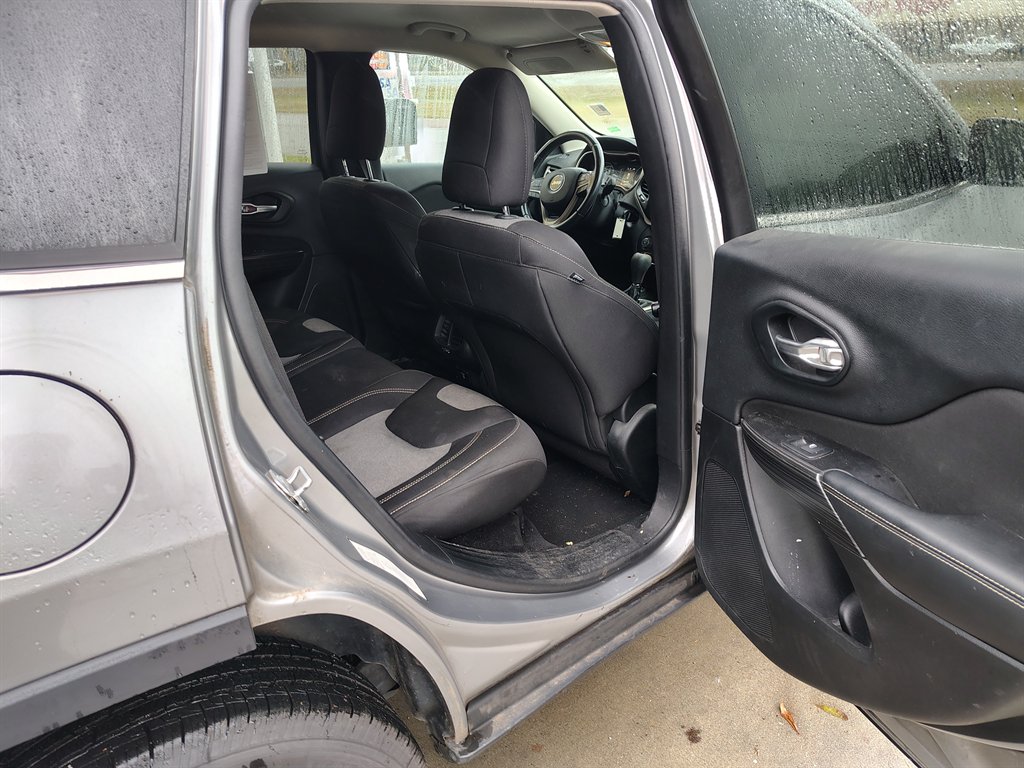 2014 Jeep Cherokee - $8,995
