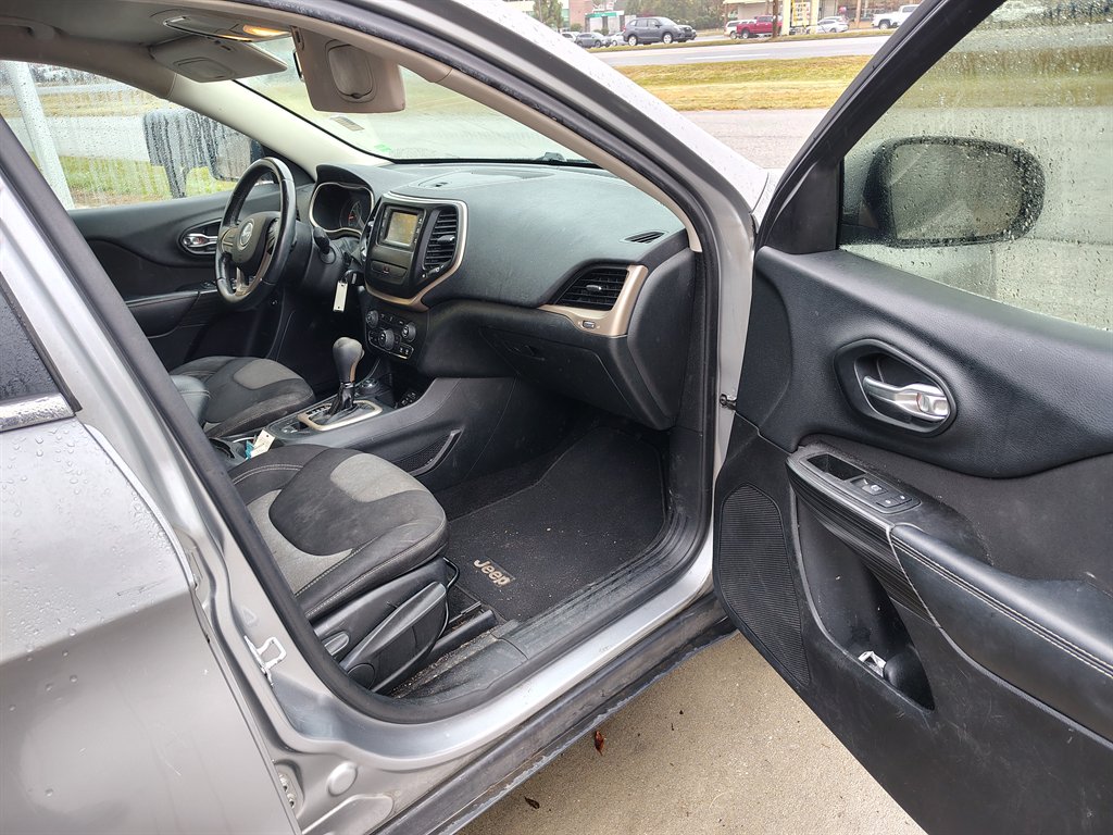2014 Jeep Cherokee - $8,995