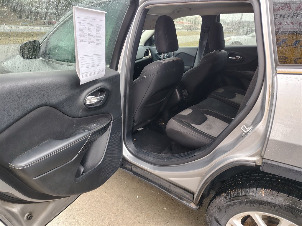 2014 Jeep Cherokee - $8,995