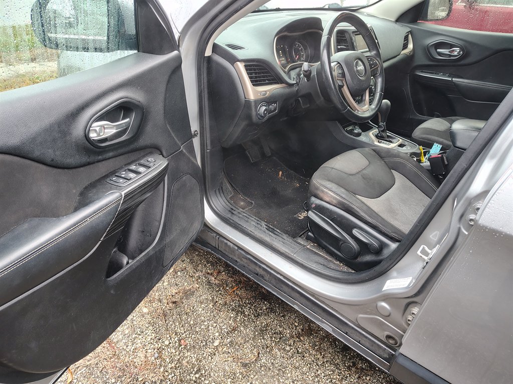 2014 Jeep Cherokee - $8,995