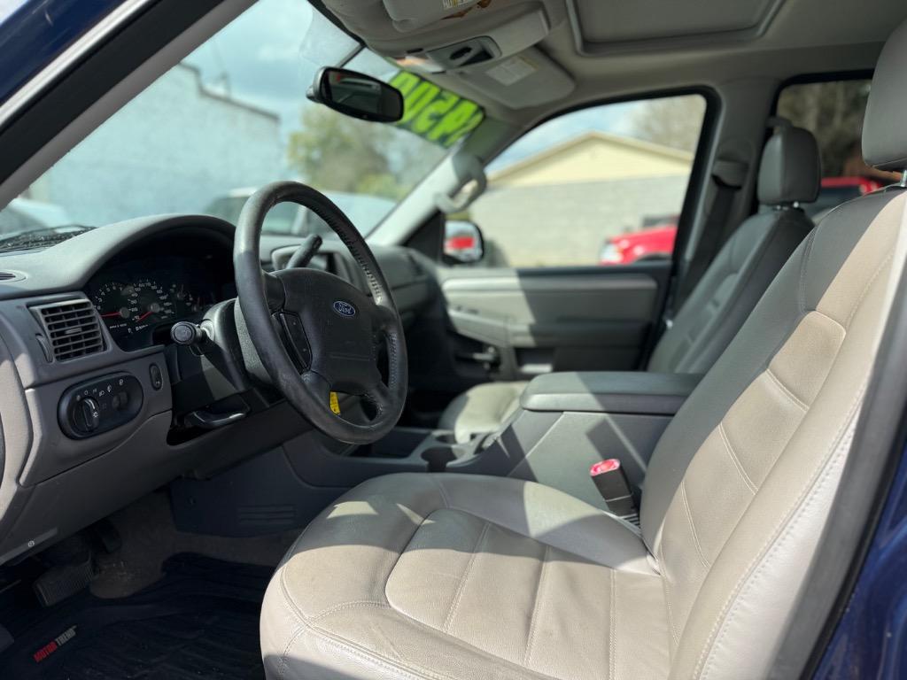 2004 Ford Explorer XLT photo