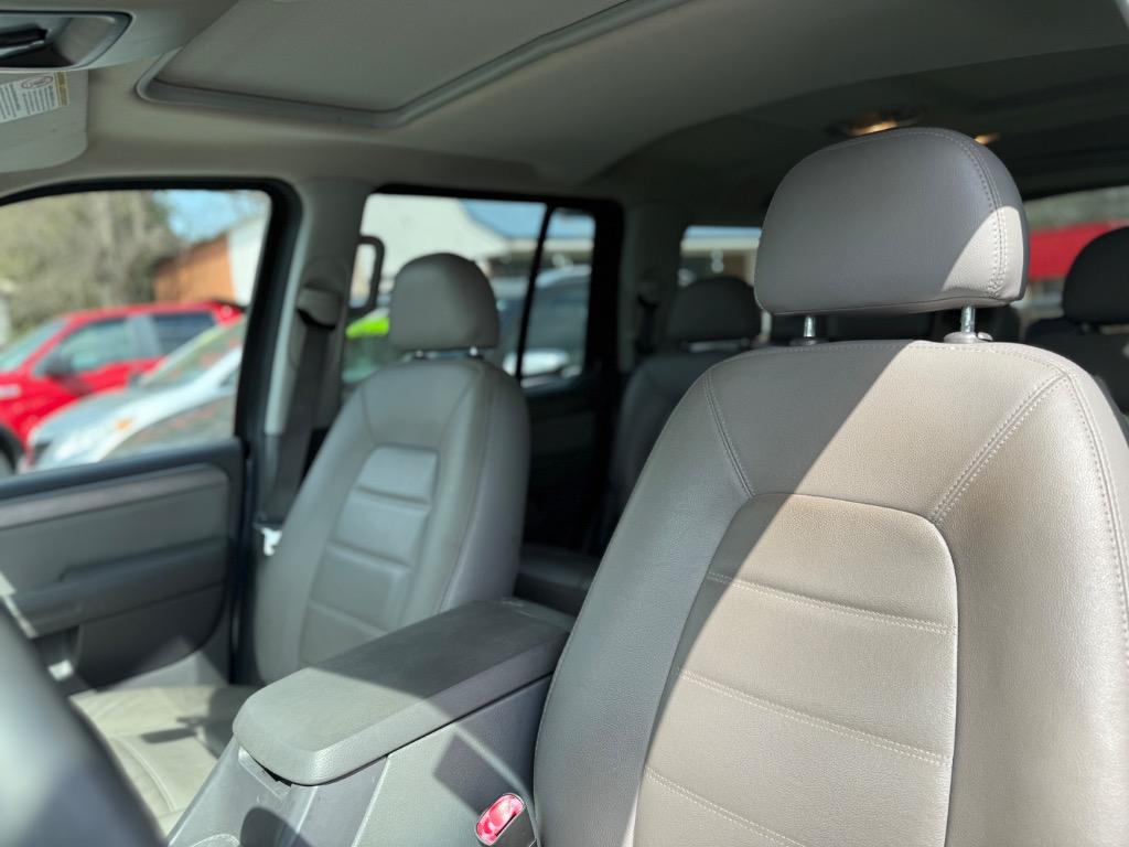 2004 Ford Explorer XLT photo