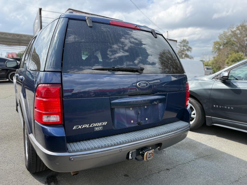 2004 Ford Explorer XLT photo