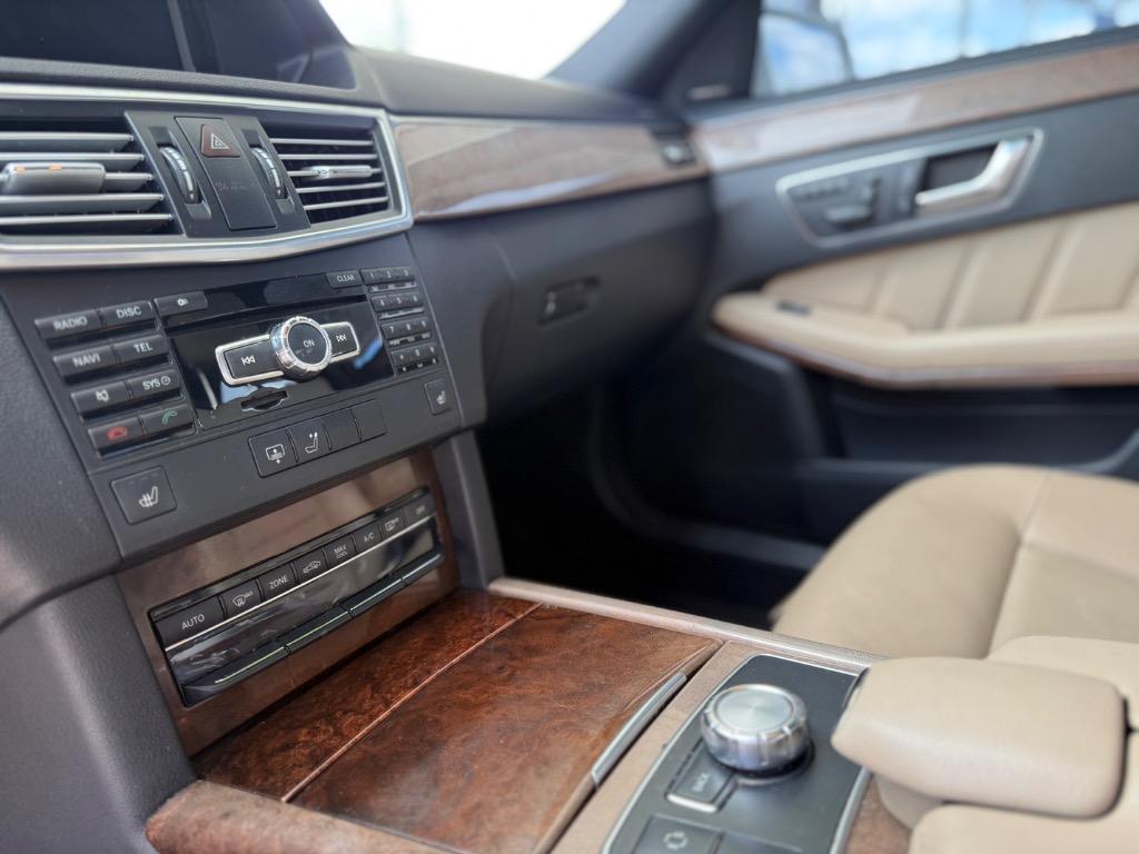 2013 Mercedes-Benz E-Class E350 4MATIC Luxury photo