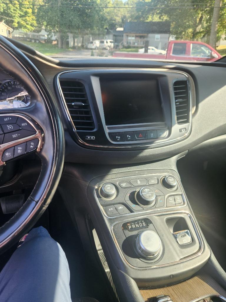 2015 Chrysler 200