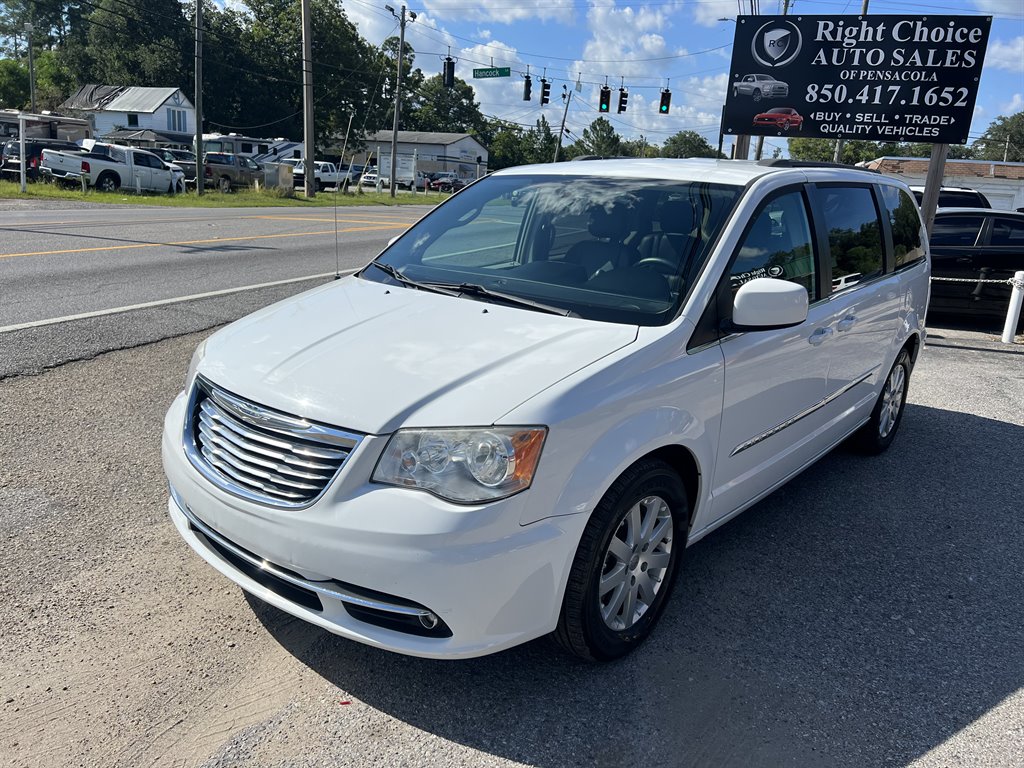 2014 Chrysler Town & Country Touring photo