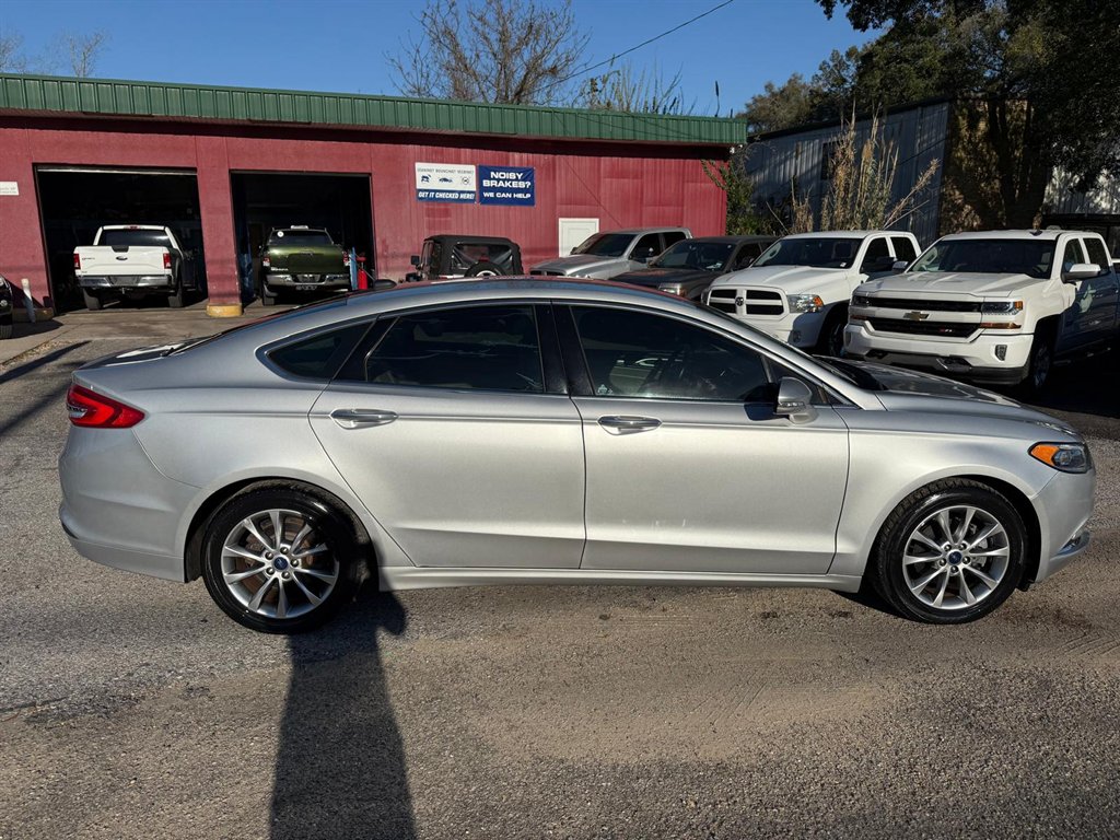 2017 Ford Fusion SE photo