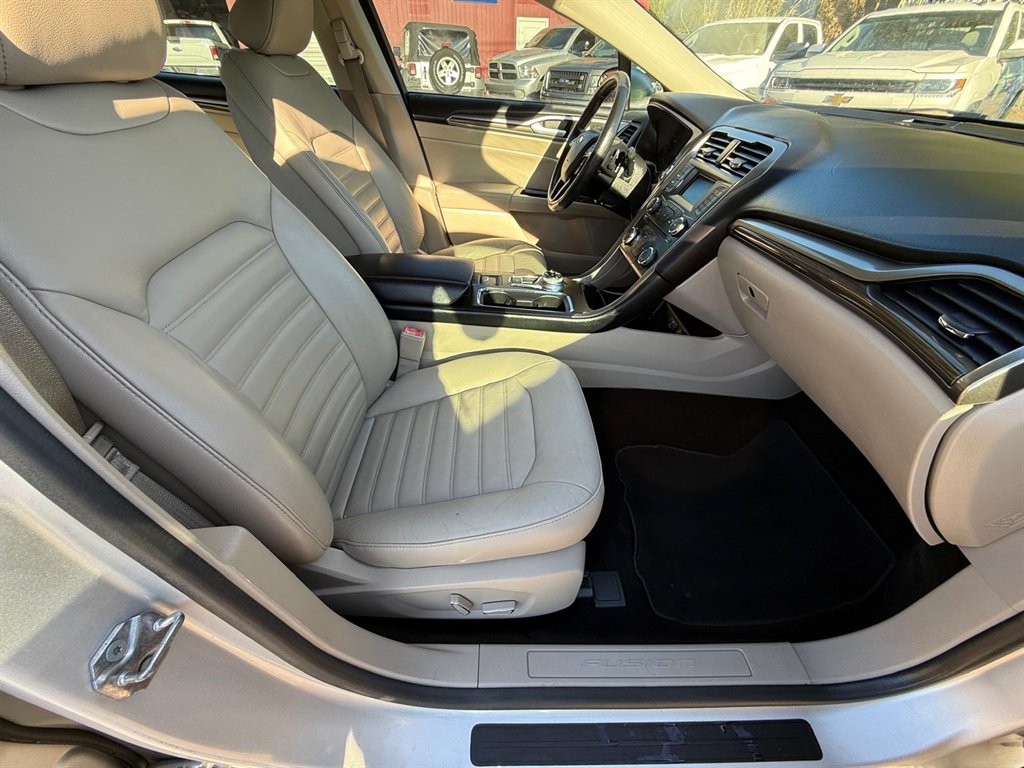 2017 Ford Fusion SE photo