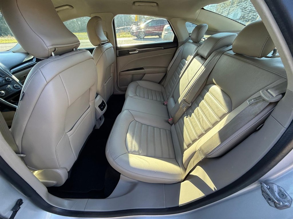 2017 Ford Fusion SE photo