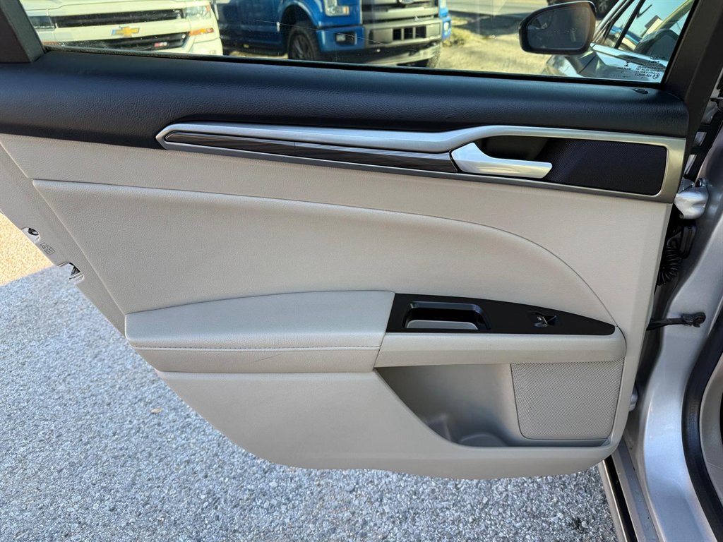 2017 Ford Fusion SE photo