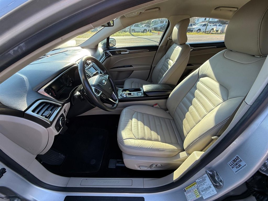 2017 Ford Fusion SE photo