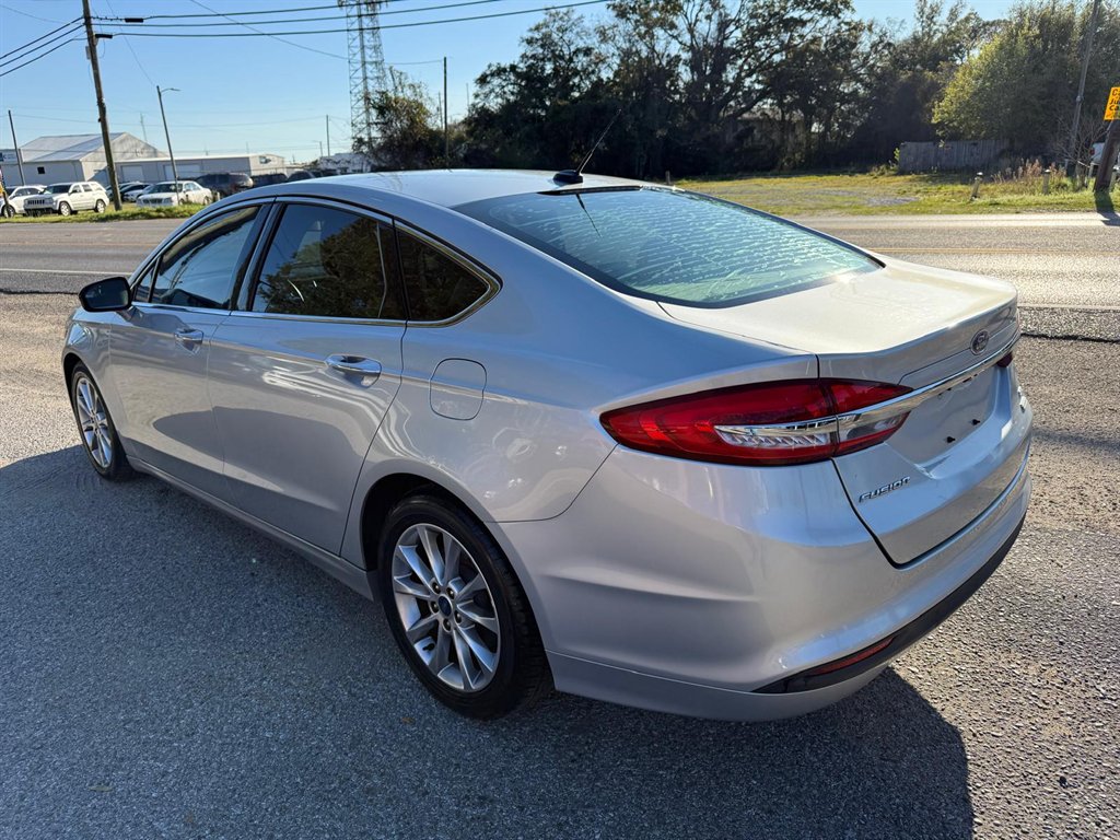 2017 Ford Fusion SE photo