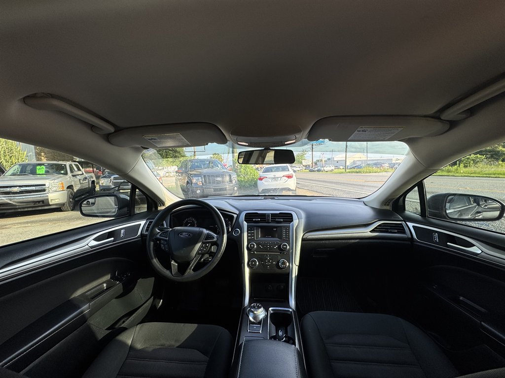 2018 Ford Fusion SE photo