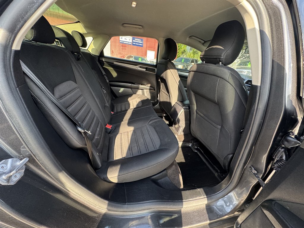 2018 Ford Fusion SE photo