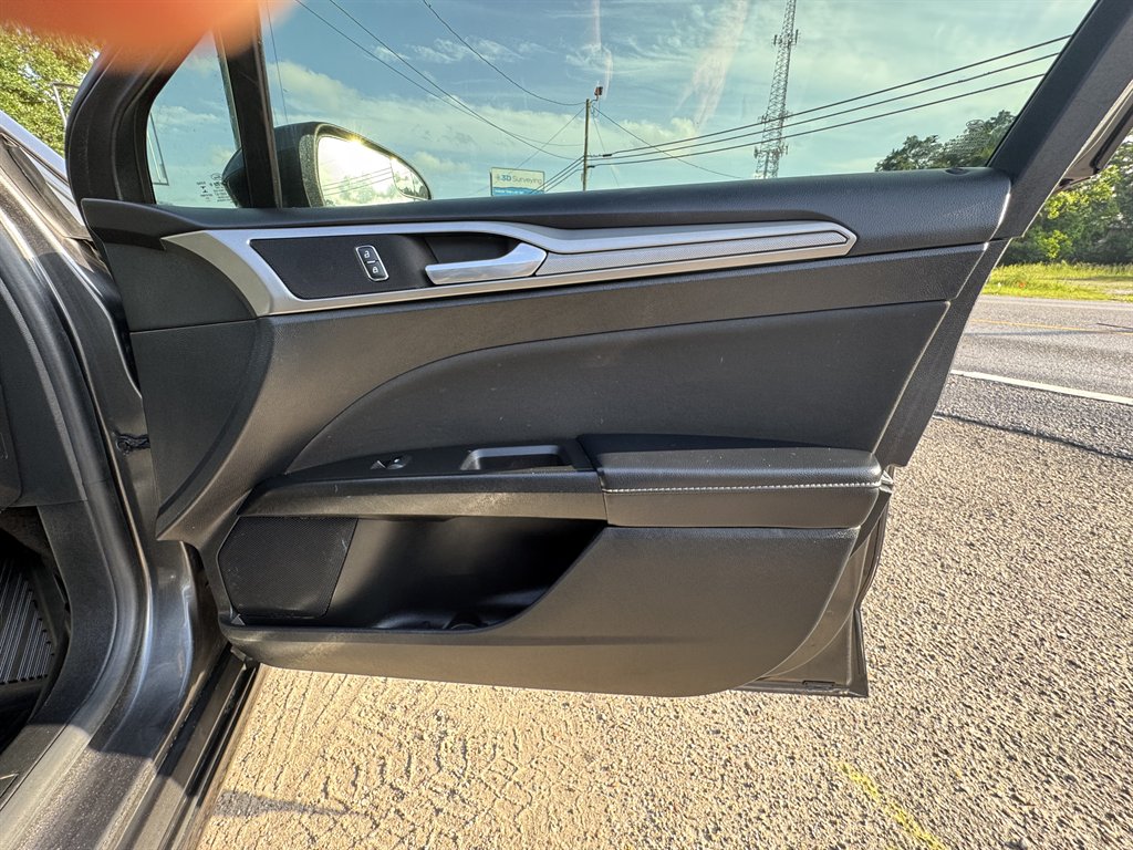 2018 Ford Fusion SE photo