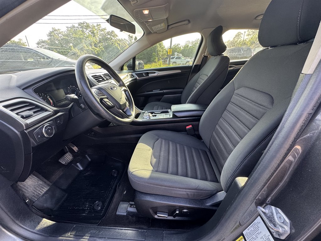 2018 Ford Fusion SE photo