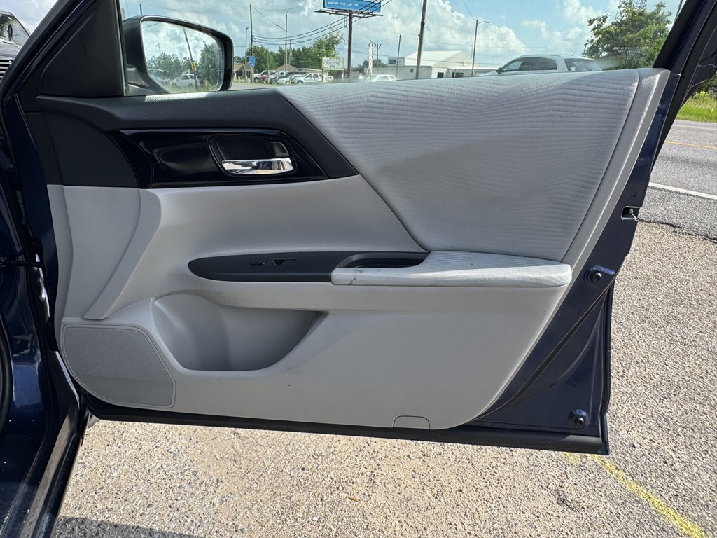 2017 Honda Accord LX photo