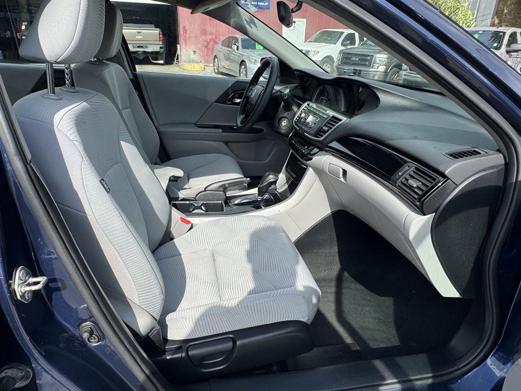 2017 Honda Accord LX photo