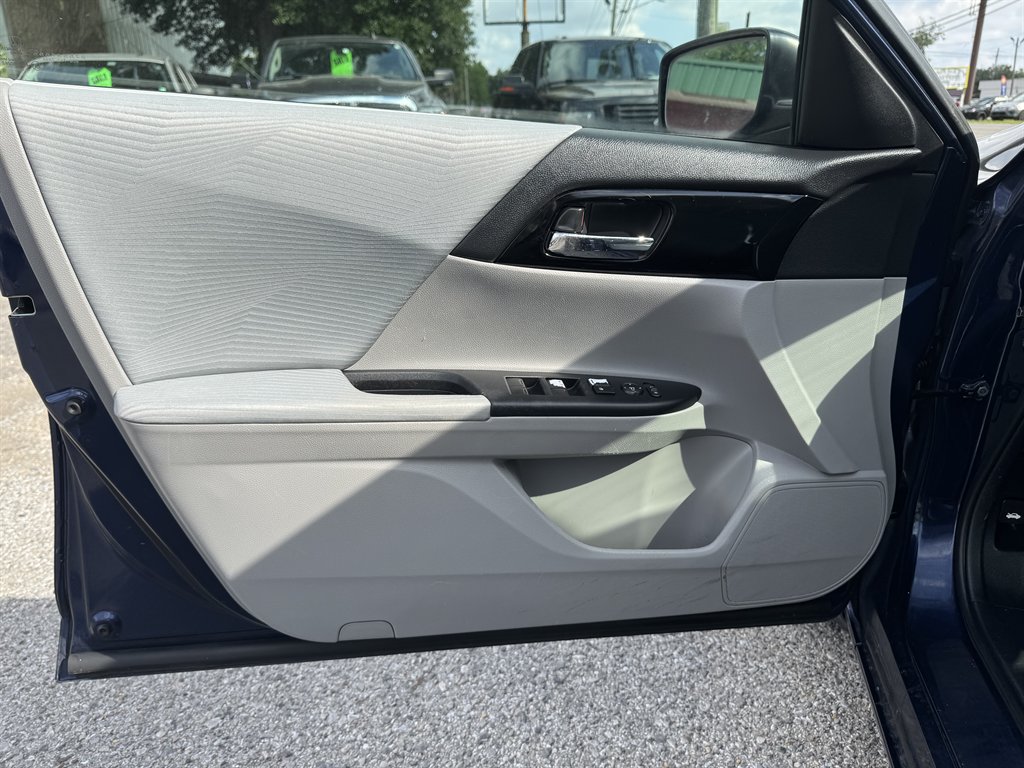 2017 Honda Accord LX photo