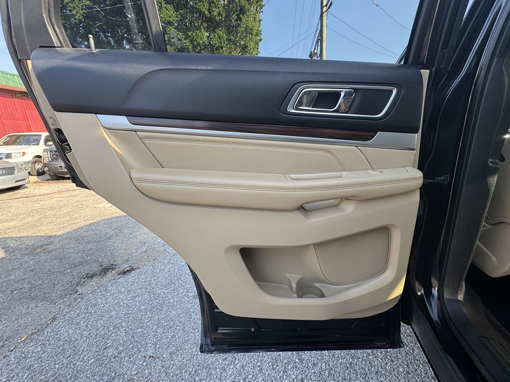 2017 Ford Explorer Limited photo