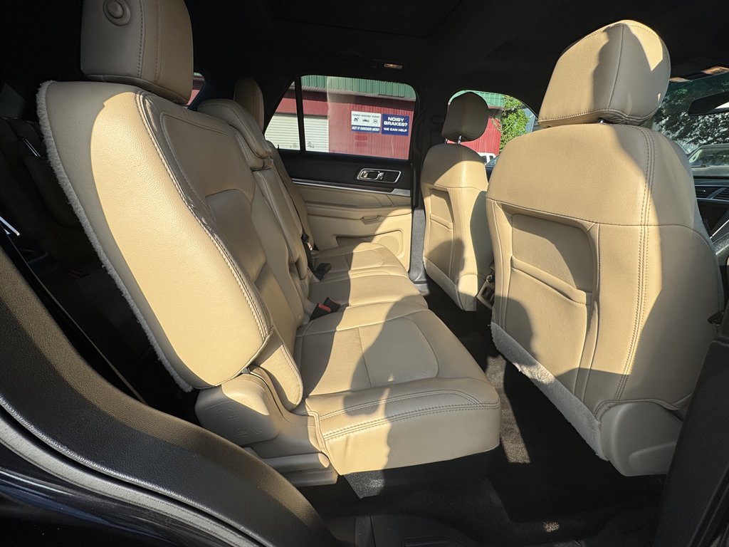2017 Ford Explorer Limited photo