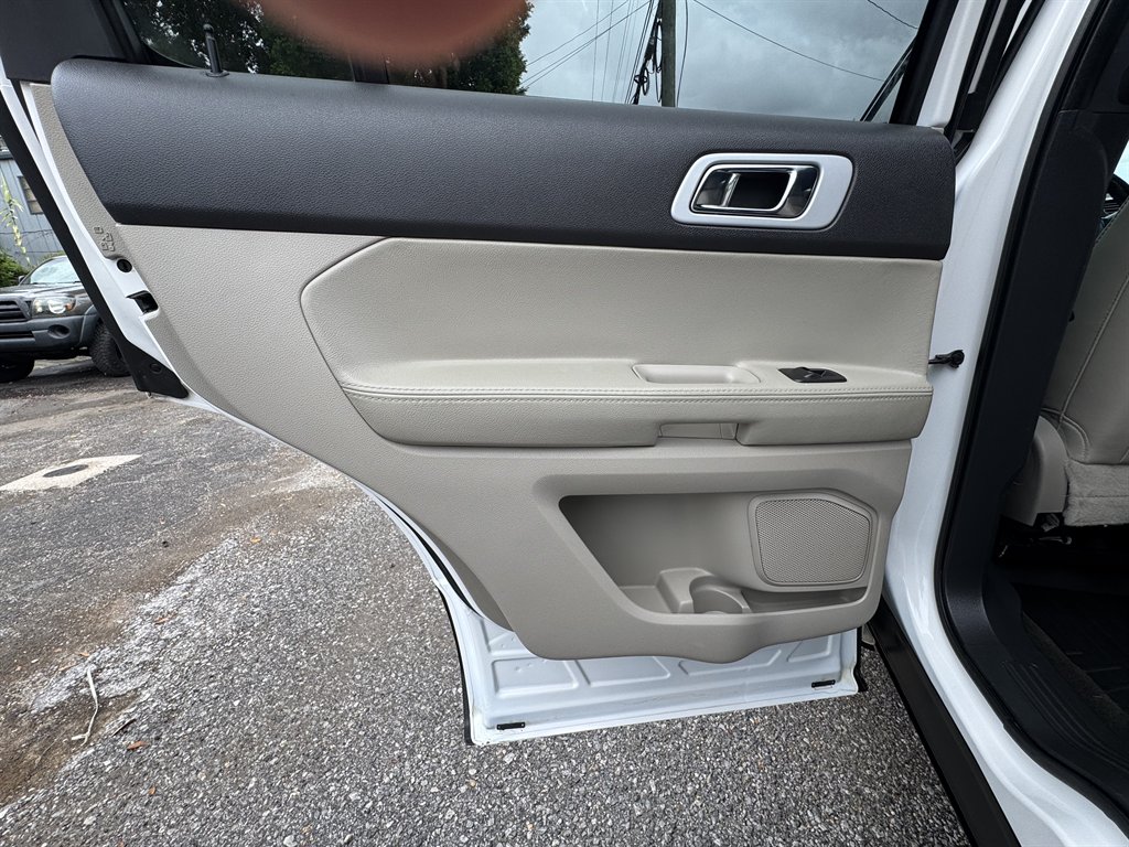 2014 Ford Explorer - $12,995