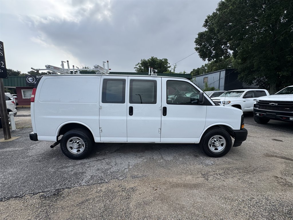 2017 Chevrolet Express - $14,995