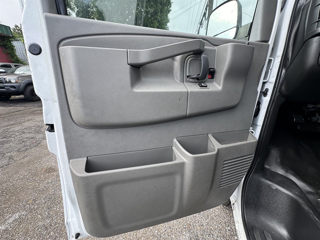 2017 Chevrolet Express - $14,995
