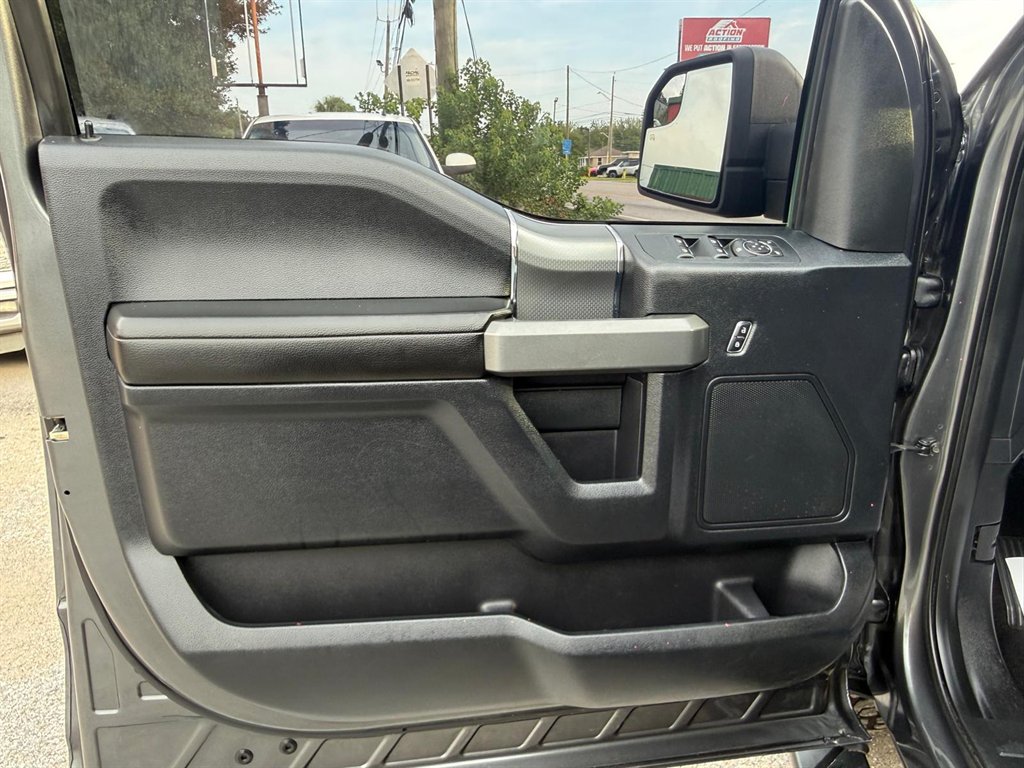 2016 Ford F-150 - $19,995