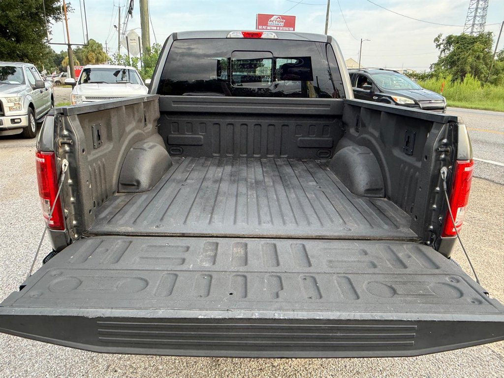 2016 Ford F-150 - $19,995