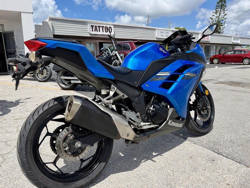 2017 Kawasaki Ninja 300 - $4,300