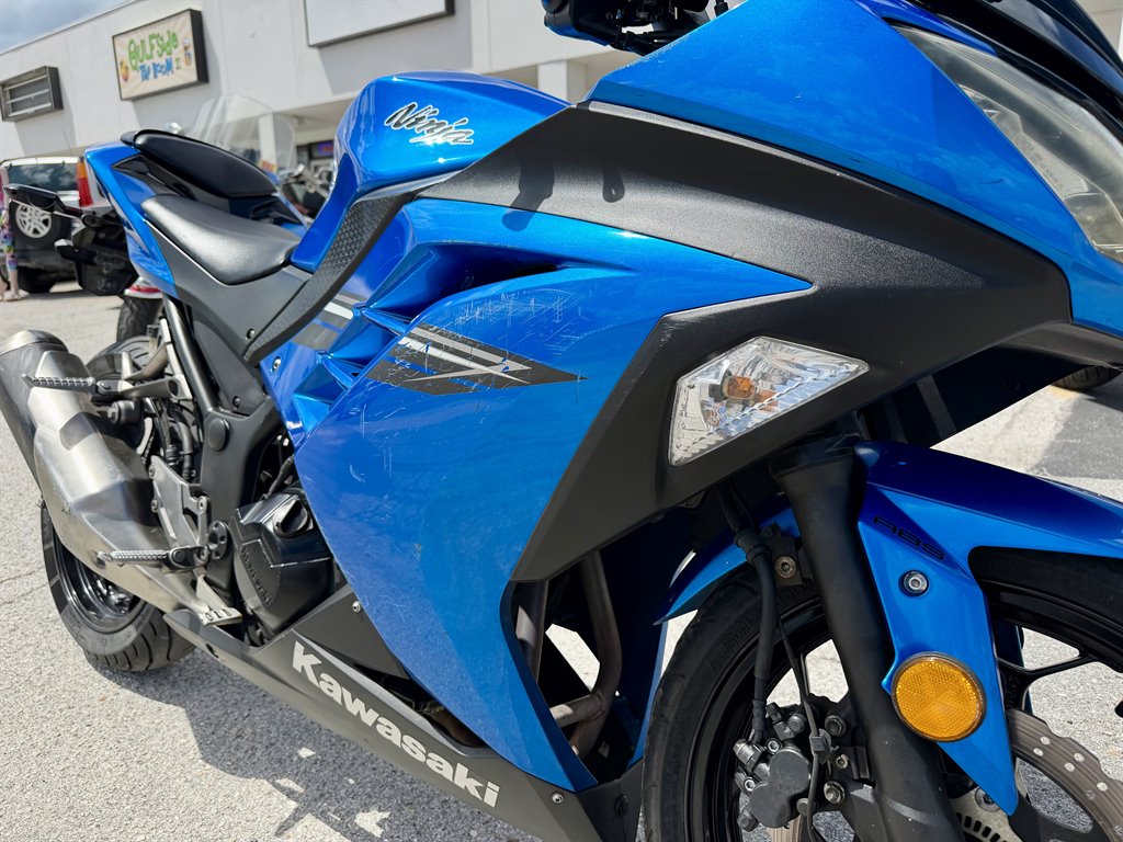 2017 Kawasaki Ninja 300 - $4,300