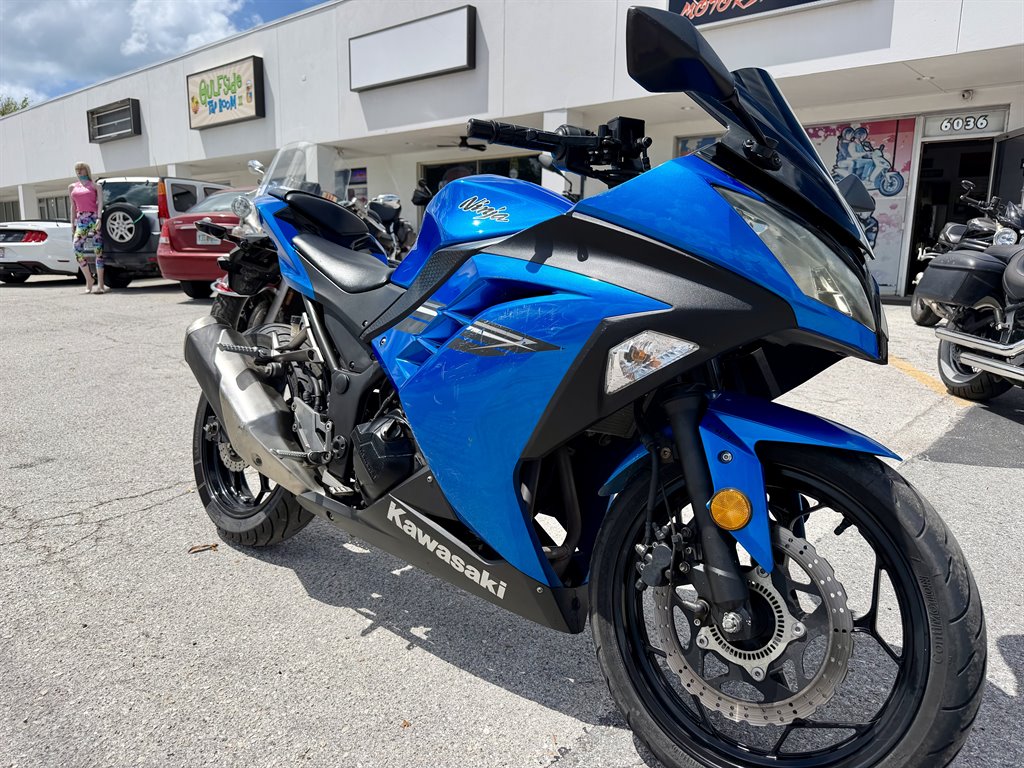 2017 Kawasaki Ninja 300 - $4,300