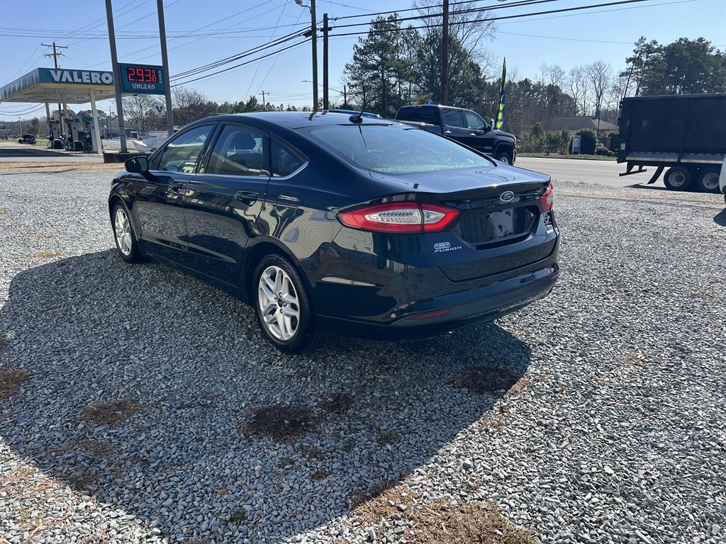 2016 Ford Fusion SE photo
