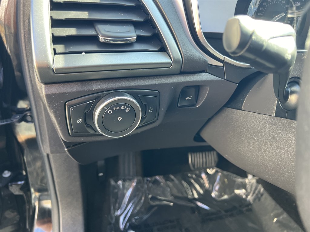 2016 Ford Fusion SE photo