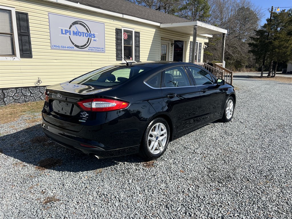 2016 Ford Fusion SE photo