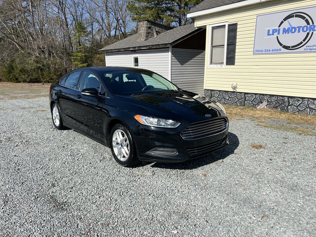 2016 Ford Fusion SE photo