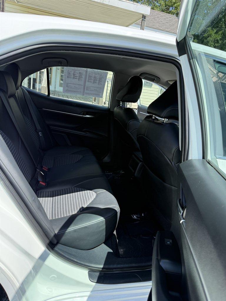 2020 Toyota Camry - $19,999