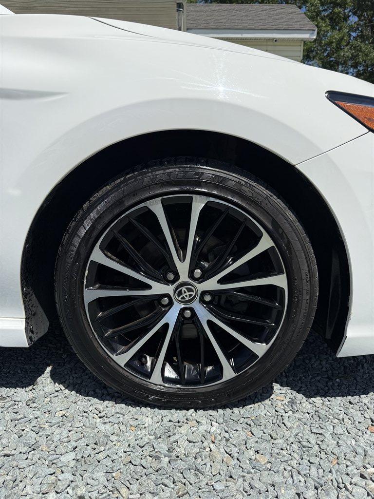 2020 Toyota Camry - $19,999