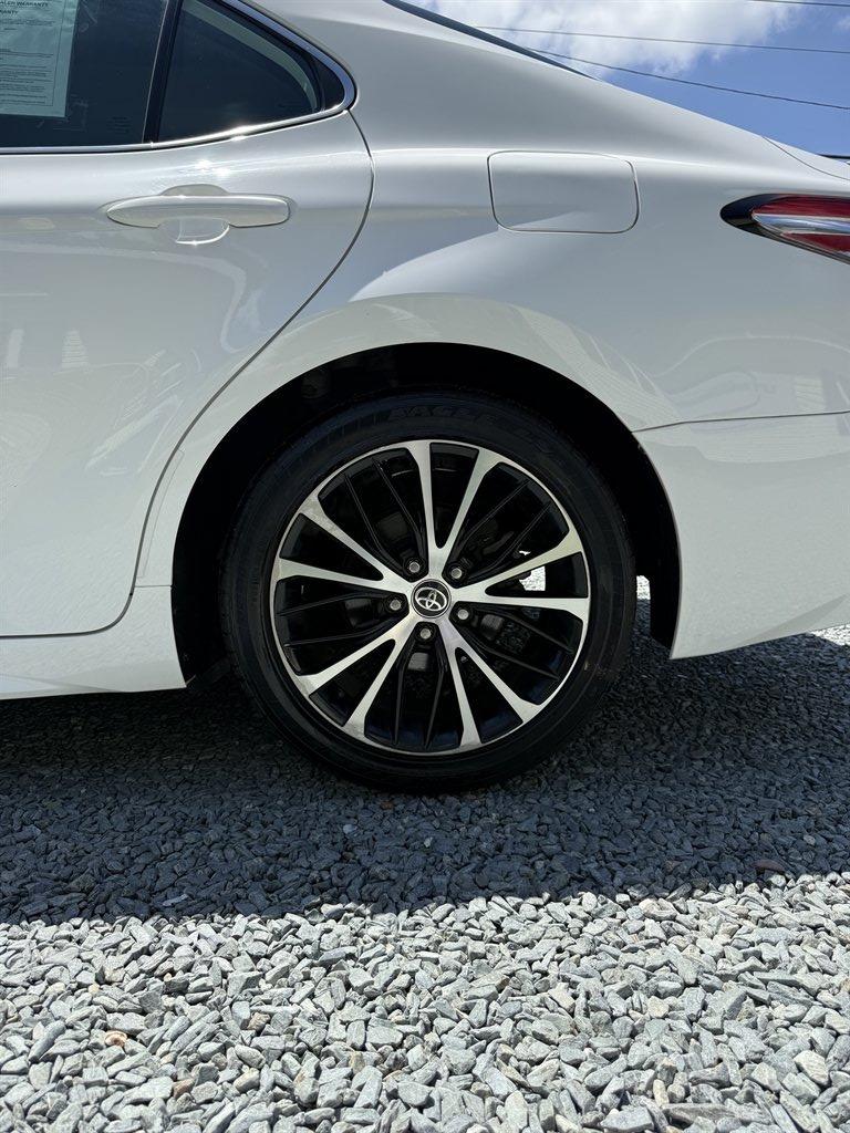 2020 Toyota Camry - $19,999