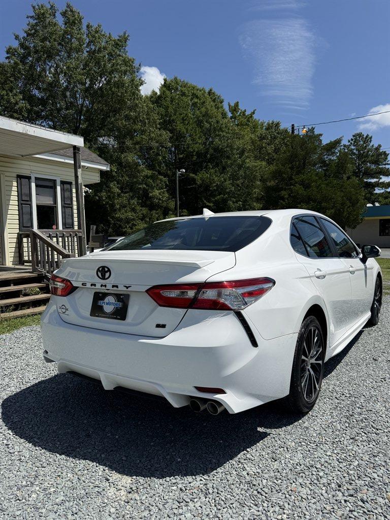 2020 Toyota Camry - $19,999