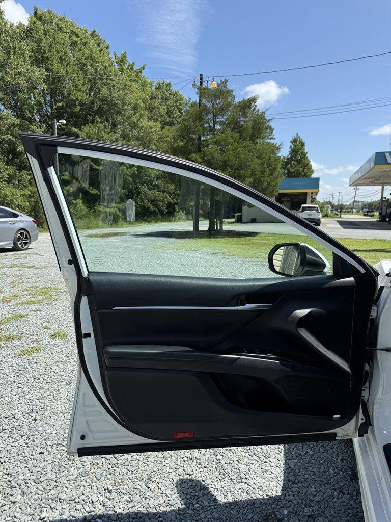 2020 Toyota Camry - $19,999
