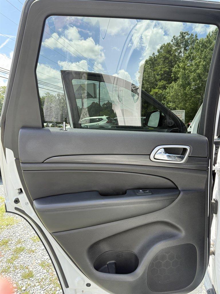 2020 Jeep Cherokee - $13,999